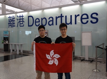甘皓翎(左)和羅觀宇代表香港出戰第25屆丹麥國家科學比賽_調整大小